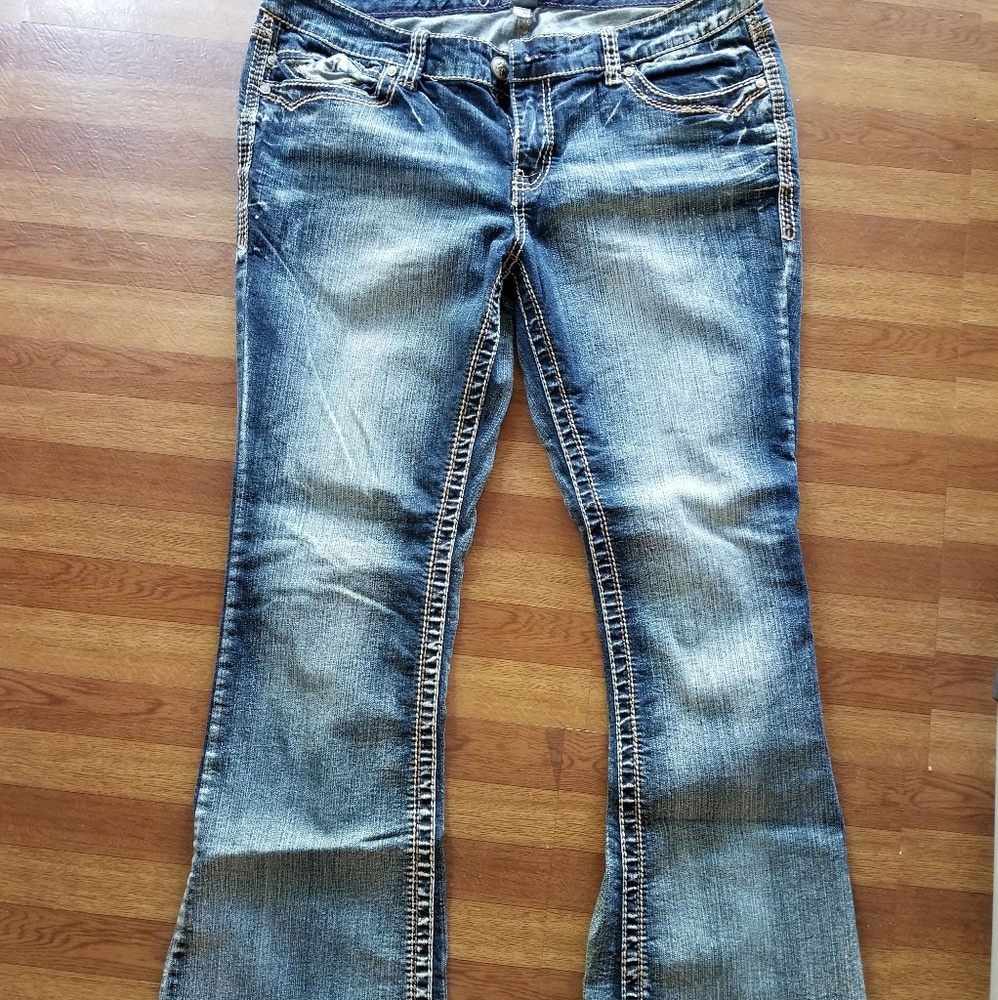 Ariya Jeans